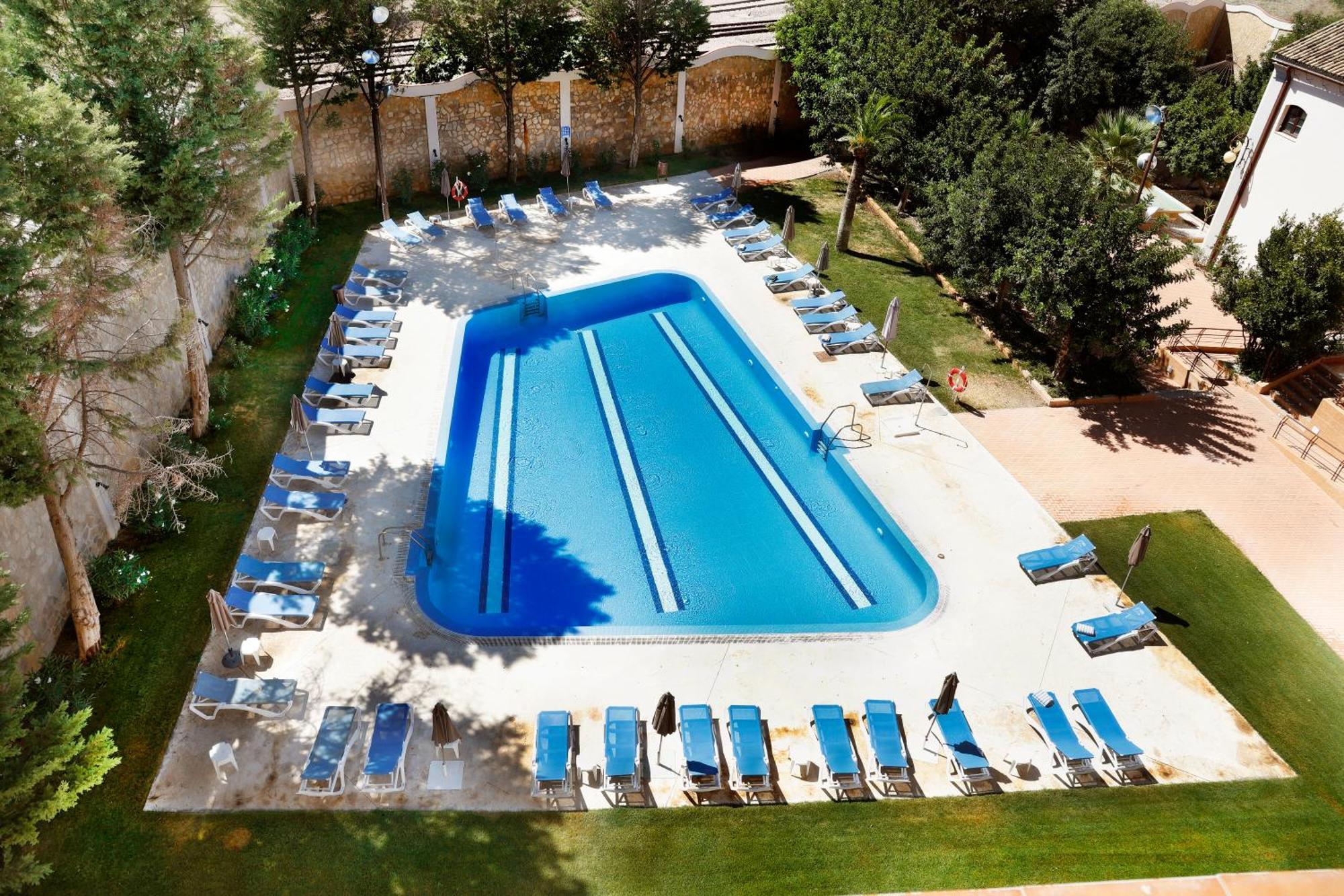 Hotel El Carmen Puente Genil Exterior foto